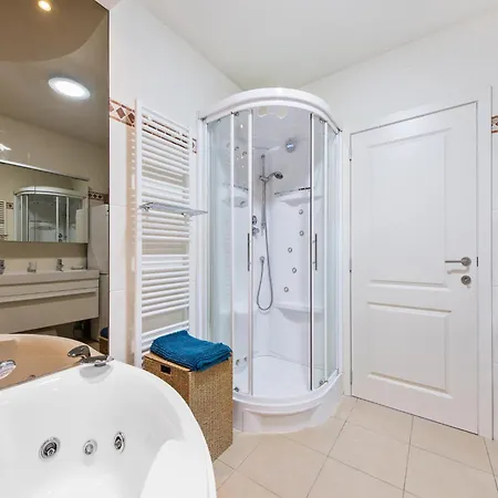 Castle With Marina View, Cleaning Included * Blankenberge