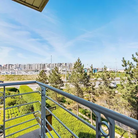 Castle With Marina View, Cleaning Included Apartamento *