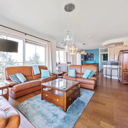 Castle With Marina View, Cleaning Included Apartamento *